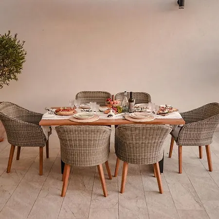 Arya Villa *